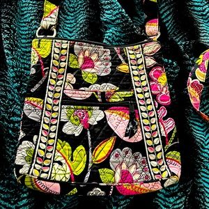 Selling Vera Bradley crossbody bag